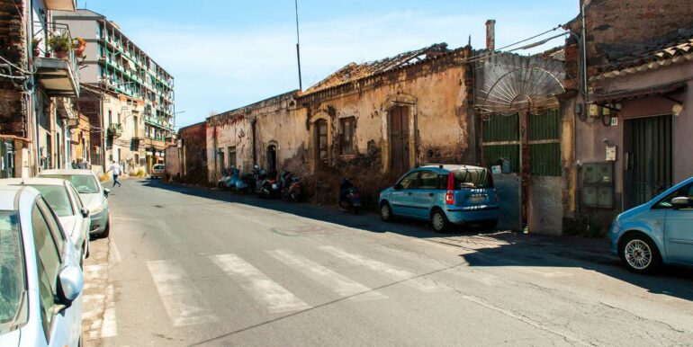 2025082095908-975086-2