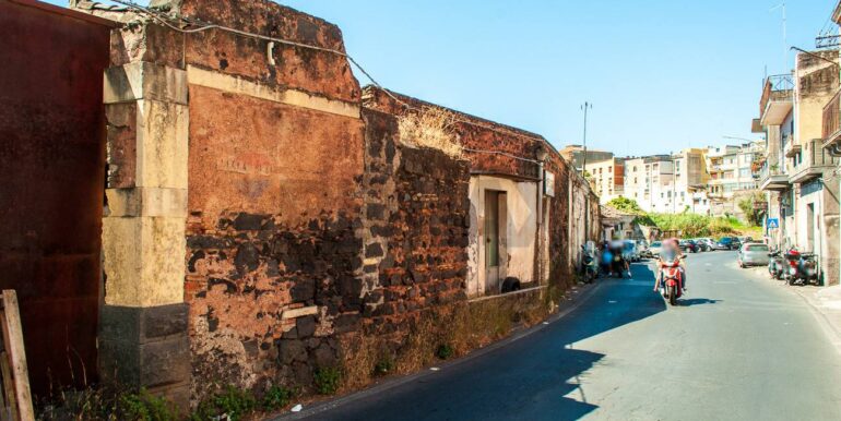 2025082095915-975086-4