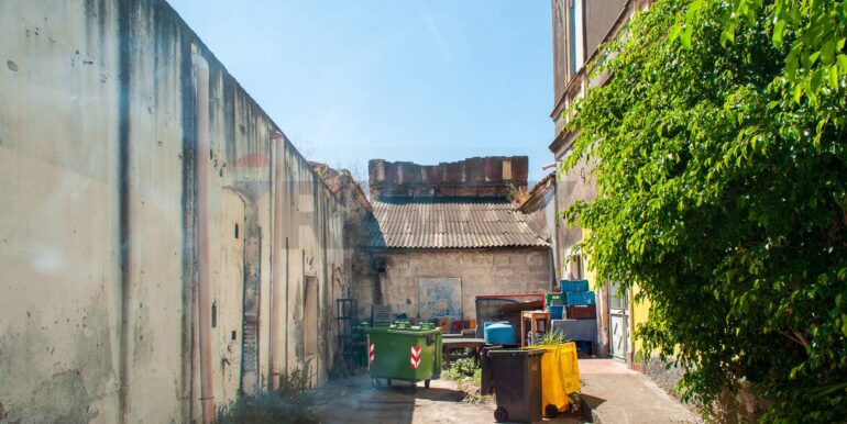 2025082095939-975086-11