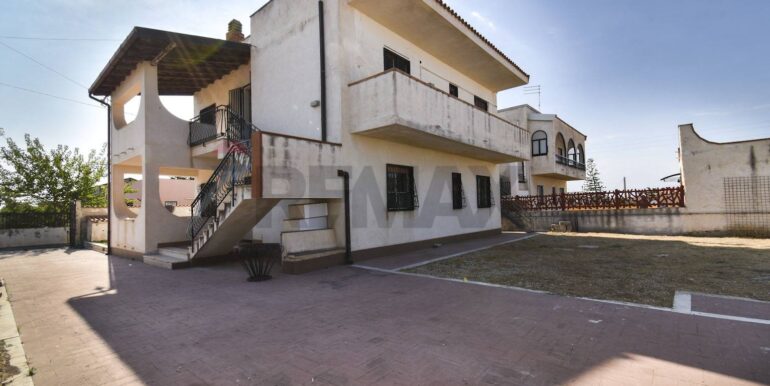 20250823164305-975018-3