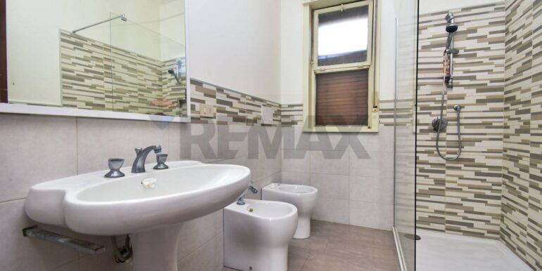 20250823164320-975018-10