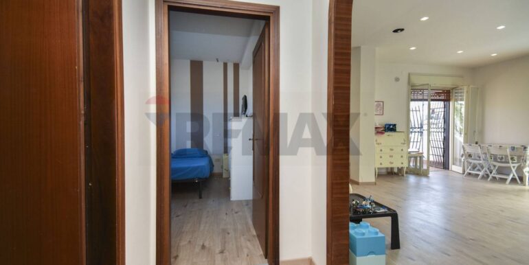 20250823164323-975018-11