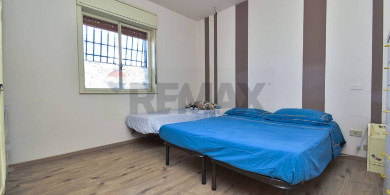 20250823164325-975018-12