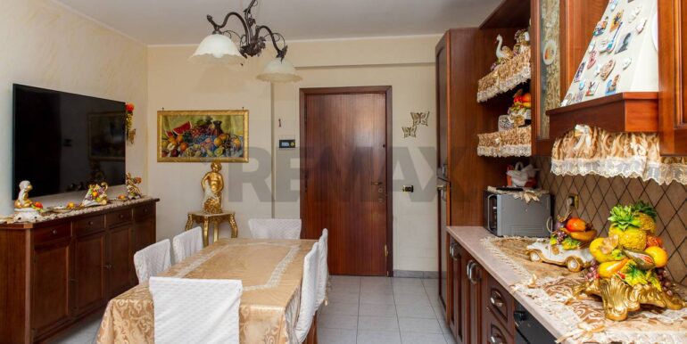 20250825184228-975684-11