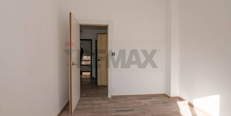 20250827164413-975978-16