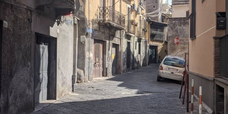 2025082784641-975719-2