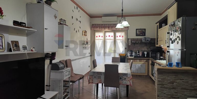 20250828174206-976115-9