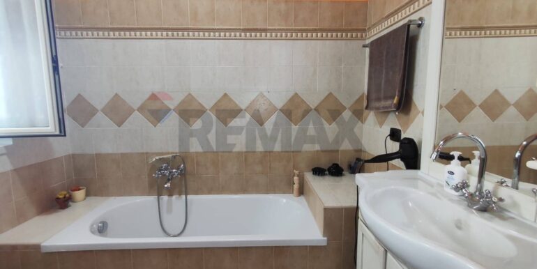 20250828174421-976115-15