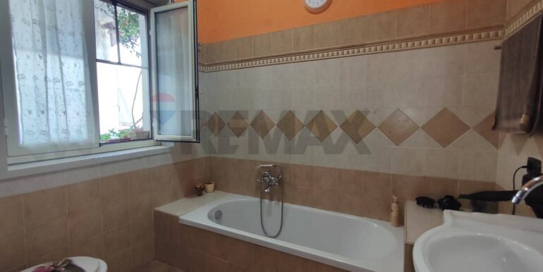 20250828174424-976115-16