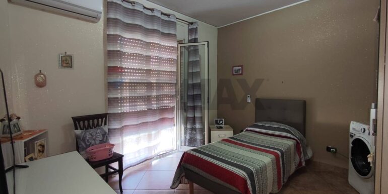 20250828174426-976115-17