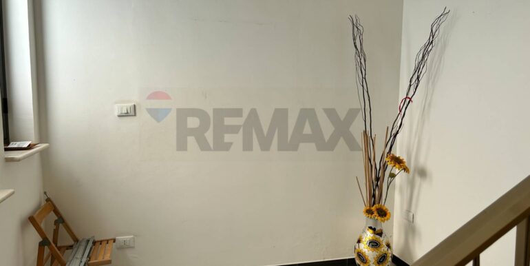 20250829183704-976633-3