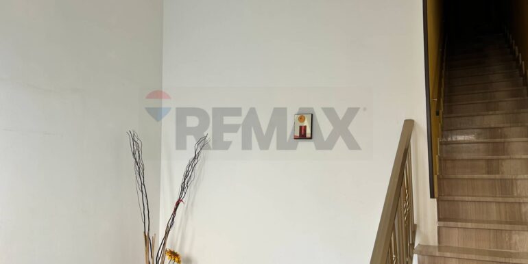 20250829183704-976633-4