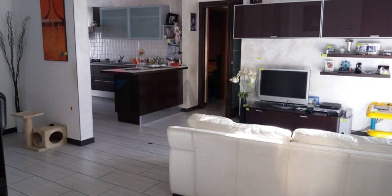 20250829183706-976633-13