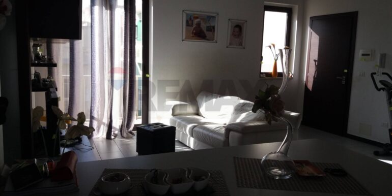 20250829183706-976633-17