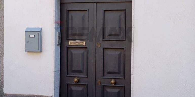 2025083001617-976679-3