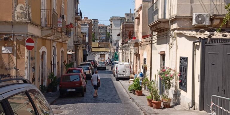 2025083001654-976679-6