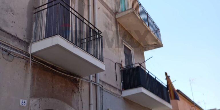 2025083001658-976679-8