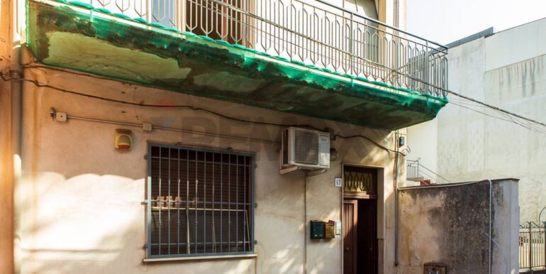 2025090301054-976731-3