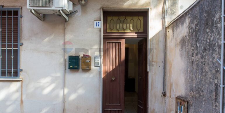 2025090301103-976731-5