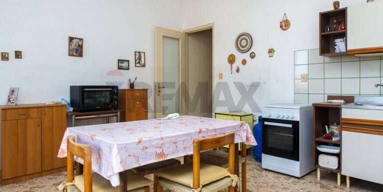 2025090301206-976731-19