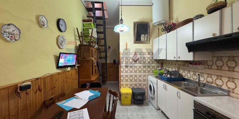 20250903184213-977678-16