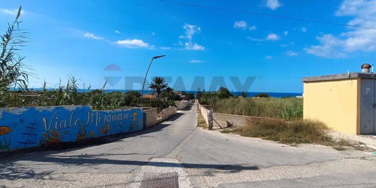 20250904174245-978037-2