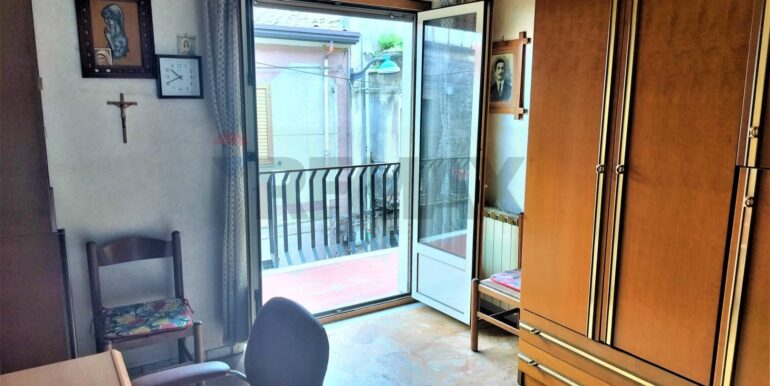 2025090792415-979649-21