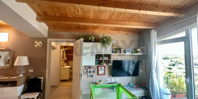 2025090995344-979976-2