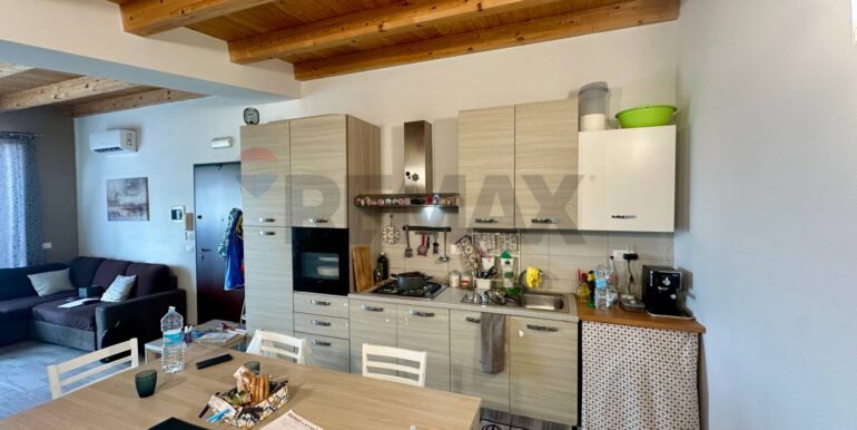 2025090995354-979976-5