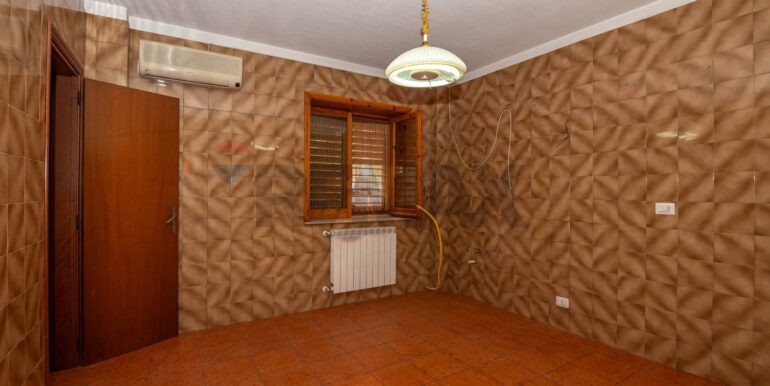 20250915125435-977702-22