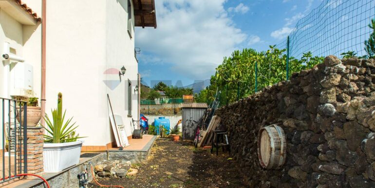 20250915220049-983381-18