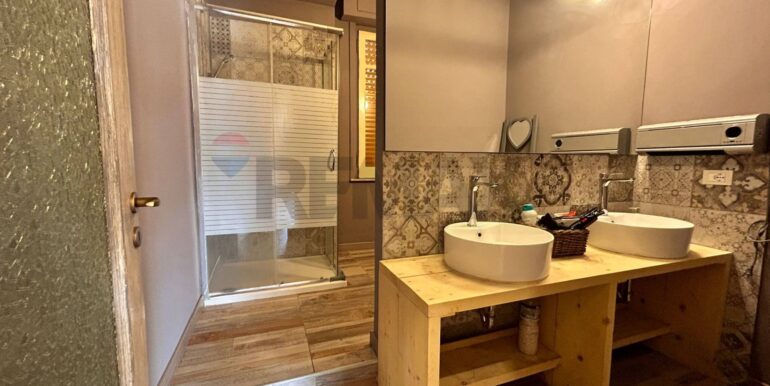 20250918173221-985742-11