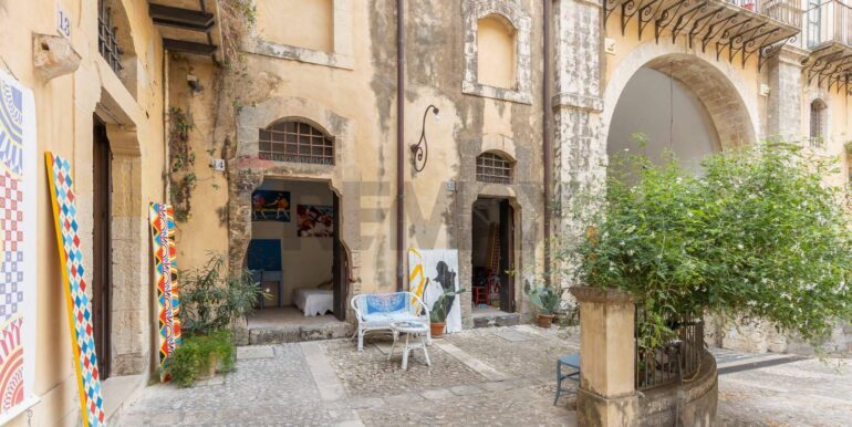 2025091885638-980048-7