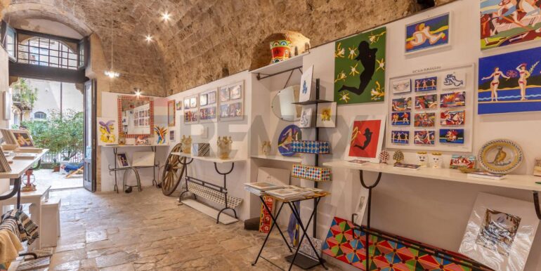 2025091885649-980048-11