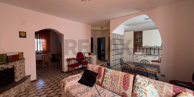 20250919183346-985976-3