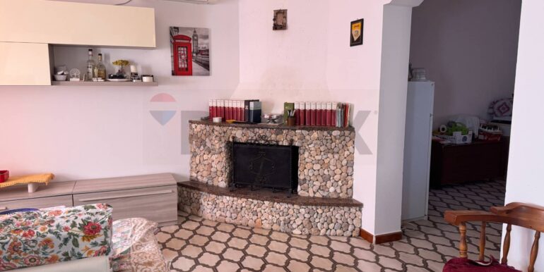 20250919183349-985976-4