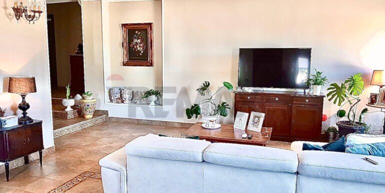 2025092062216-986014-12