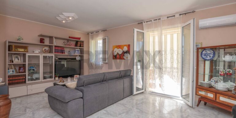 20250923101235-986004-9