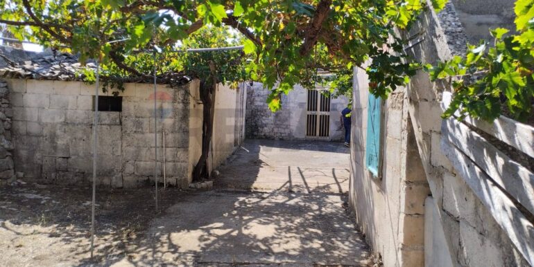 20250923181228-986601-16