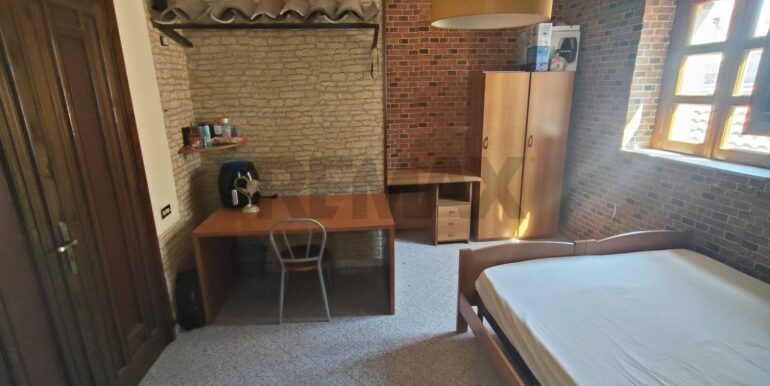 20250924172507-986669-12