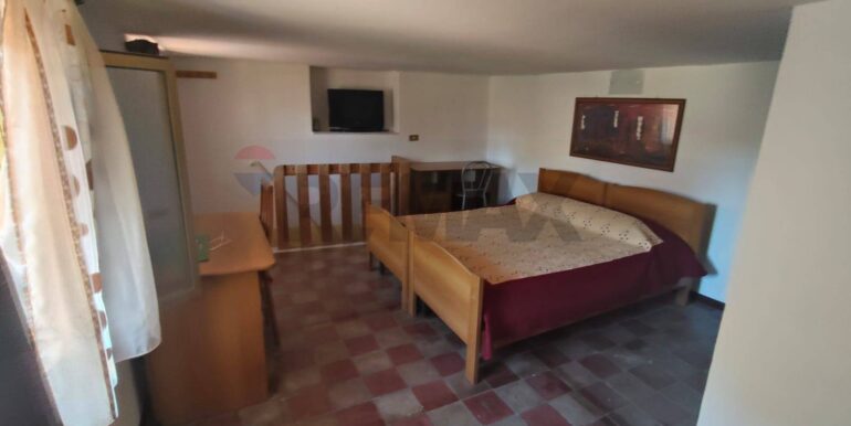 20250924172528-986669-19