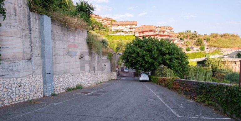 20250925172857-975723-12