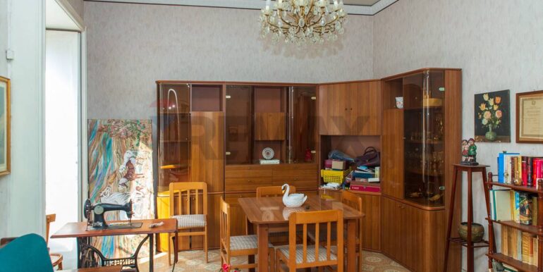 20250925182417-974558-53