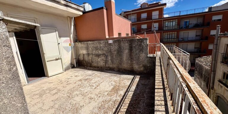 20250925190601-986480-11