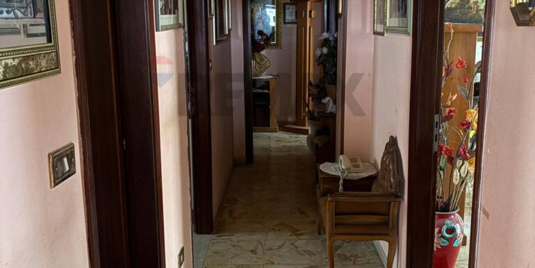 20250926180404-985911-7