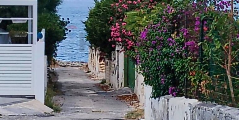 20250928160750-988851-12