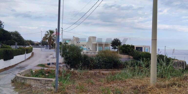 20250928175212-988854-19