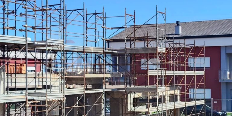 20250929110352-988896-8