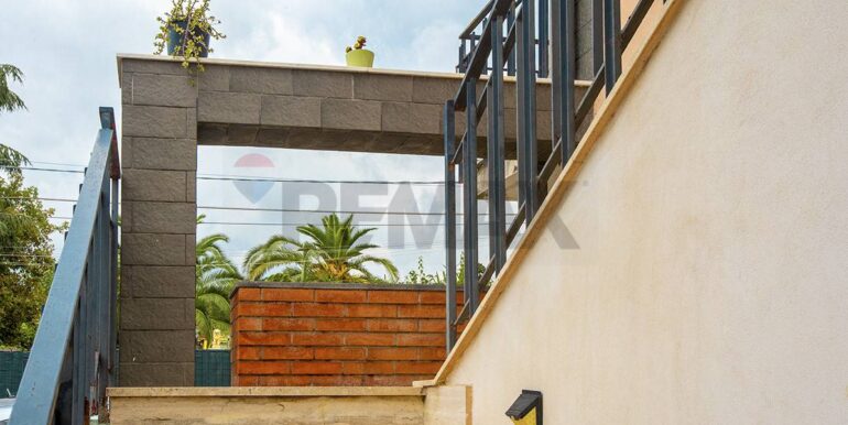 20250929212636-989111-7