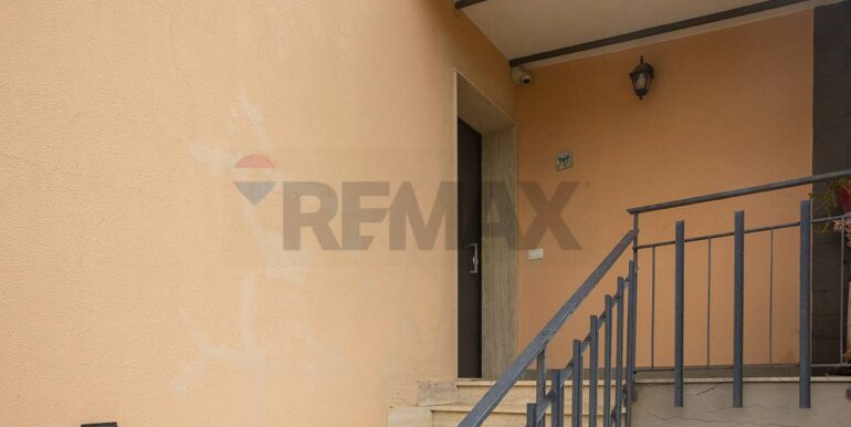 20250929212639-989111-8